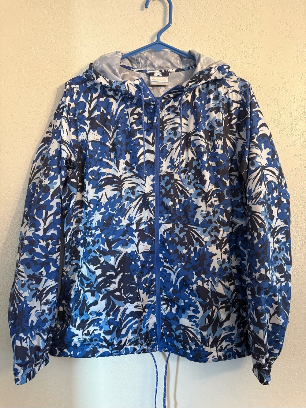 Columbia Women’s Blue Floral Hooded Windbreaker Jacket Medium